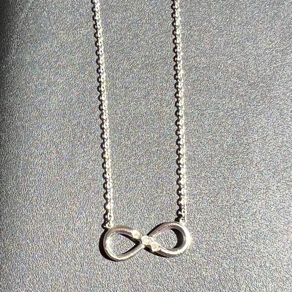 Infinity necklace sterling silver 18 inch chain with 3 round diamond accents 925 - Picture 9 of 13